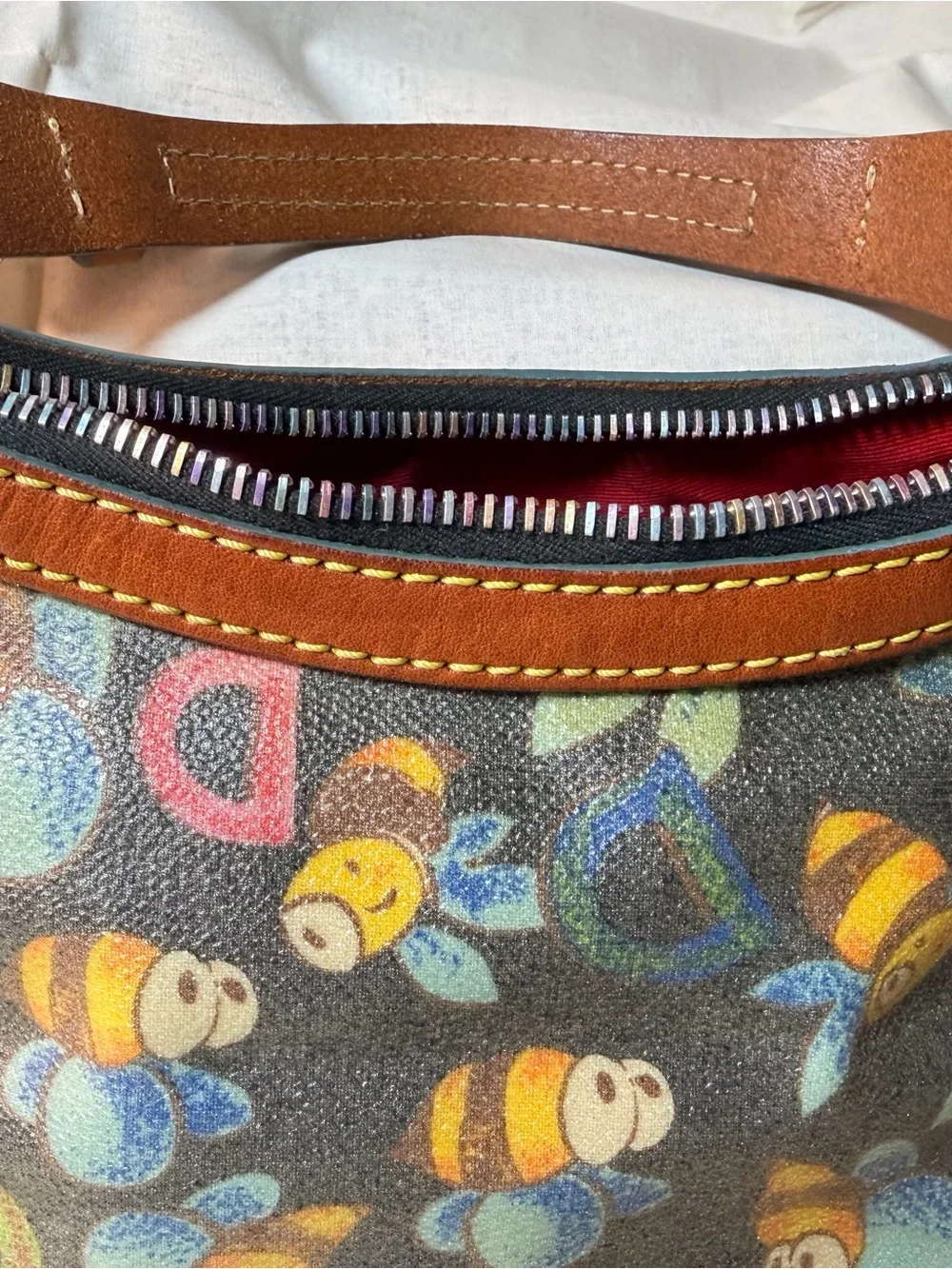 Rare Dooney & Bourke Bee Collection 1975 Small Hobo Shoulder Bag Rainbow Zipper